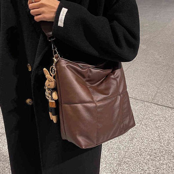 evening bags high capacity shoulder for women 2022 winter padded quilted handbags crossbody purses designer brand trends 220517
evening bags high capacity shoulder for women 2022 winter padded quilted handbags crossbody purses designer brand trends 220517
