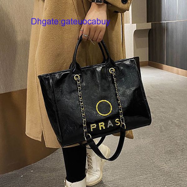luxury fashion women's handbags beach bags brand ch metal badge tote bag designer small mini evening handbag female capacity large leat, Black;red
luxury fashion women's handbags beach bags brand ch metal badge tote bag designer small mini evening handbag female capacity large leat, Black;red