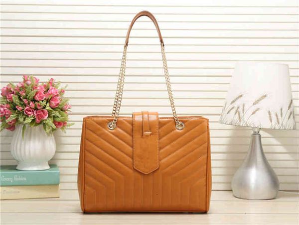 the large capacityy-shaped quilted real leather women bags chain shoulder bag flap bag ship
the large capacityy-shaped quilted real leather women bags chain shoulder bag flap bag ship