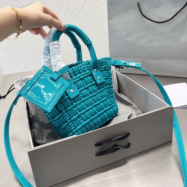 weave basket bag women handbags purse summer beach bags leather hollow out removable shoulder strap zipper inner pocket tote bags
weave basket bag women handbags purse summer beach bags leather hollow out removable shoulder strap zipper inner pocket tote bags