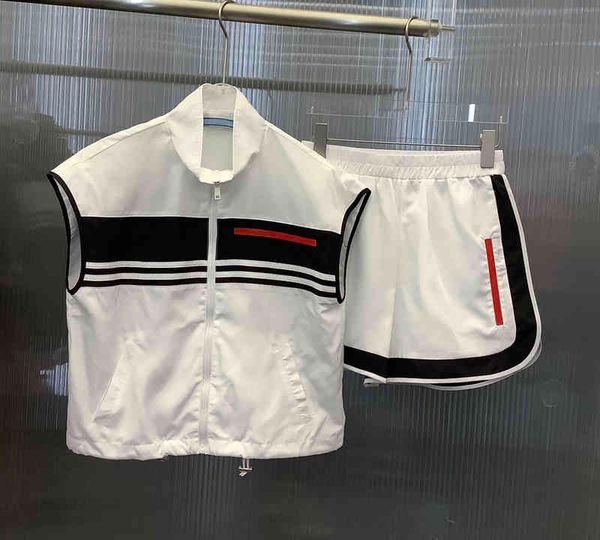 fashion women two piece pants sleeveless jackets striped pattern decorated cotton high waist shorts trendy brands luxury high-end designer w, White
fashion women two piece pants sleeveless jackets striped pattern decorated cotton high waist shorts trendy brands luxury high-end designer w, White
