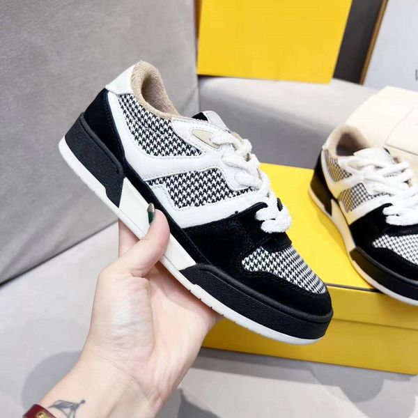 2022 famous designer casual board shoes leather suede stitching low-vintage sports skateboard shoe men women comfort thick soled platform sn
2022 famous designer casual board shoes leather suede stitching low-vintage sports skateboard shoe men women comfort thick soled platform sn