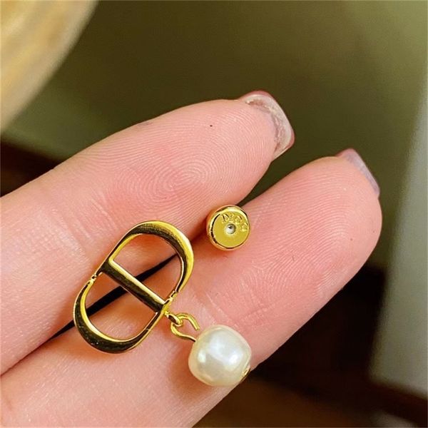 ornament charm earring pearl earrings s925 silver needle simple design women's earrings dealer, Golden
ornament charm earring pearl earrings s925 silver needle simple design women's earrings dealer, Golden