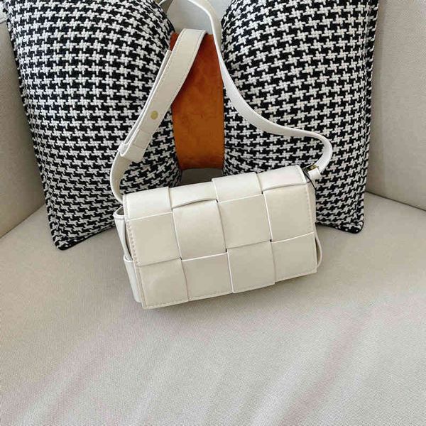 original edition designer handbags venetass bvs bottegas's pillow woven etas fashion chest women's cassettes waist single shoulder
original edition designer handbags venetass bvs bottegas's pillow woven etas fashion chest women's cassettes waist single shoulder