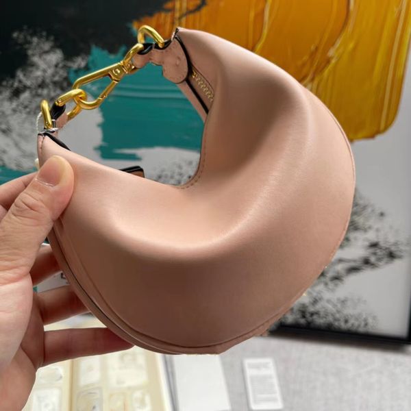 factory wholesales luxuries desinger bags half moon mini clutch bag leather handbag metal big letter design women metal chain purse
factory wholesales luxuries desinger bags half moon mini clutch bag leather handbag metal big letter design women metal chain purse