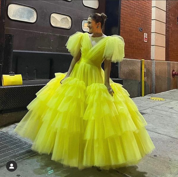 2022 light yellow tulle a line prom party dresses v neck short sleeves plus size formal evening occasion gowns vestidos de novia, Black
2022 light yellow tulle a line prom party dresses v neck short sleeves plus size formal evening occasion gowns vestidos de novia, Black