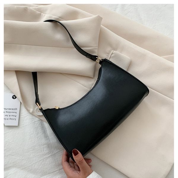 simple female daily casual pu leather sling handbag women elegant chain shoulder crossbody bag 220707
simple female daily casual pu leather sling handbag women elegant chain shoulder crossbody bag 220707