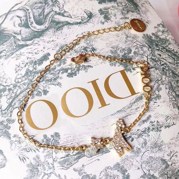 d family di animal seri giraffe bracelet fashion trend letter lovely deer diamond bracelet, Golden;silver
d family di animal seri giraffe bracelet fashion trend letter lovely deer diamond bracelet, Golden;silver