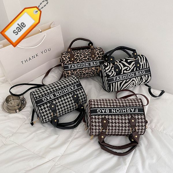 2022 trendy fashion design ladies bags factory direct clothing 2022 autumn new shoulder temperament texture women's handbag
2022 trendy fashion design ladies bags factory direct clothing 2022 autumn new shoulder temperament texture women's handbag