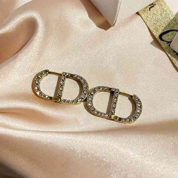 factory wholesale diamond fashion personality temperament old male and female stars same letter earrings, Golden
factory wholesale diamond fashion personality temperament old male and female stars same letter earrings, Golden