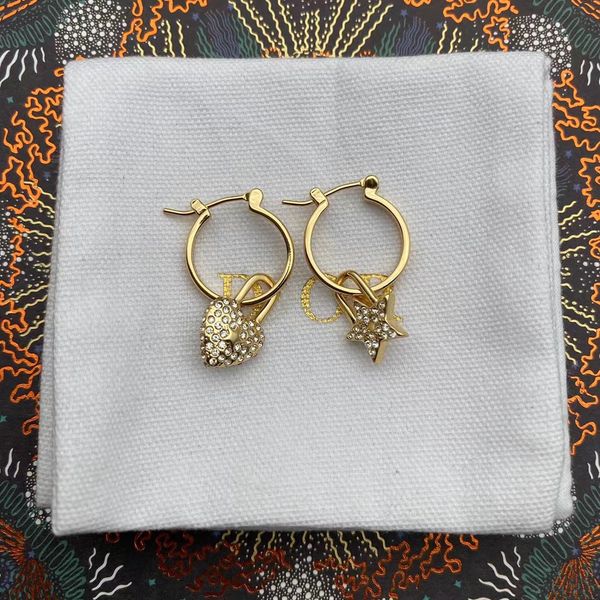 2022 new d home di full diamond love star asymmetric earrings female advanced heart-shaped, Golden
2022 new d home di full diamond love star asymmetric earrings female advanced heart-shaped, Golden