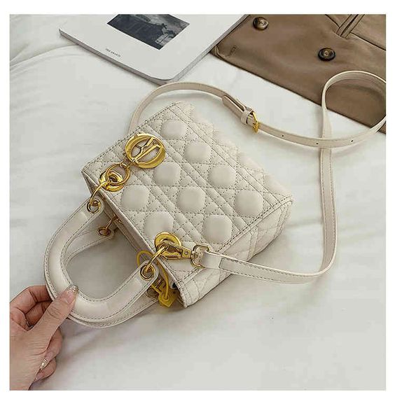 women's fashion personality trend brand bag wholesale new style high-grade texture classic portable small fragrance lingge msenger vers
women's fashion personality trend brand bag wholesale new style high-grade texture classic portable small fragrance lingge msenger vers