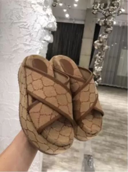 2022 ggity slipper women 's slippers sandals mens 2022 luxury designer new denim heels platform shoes summer fashion ladies slipper big, Black
2022 ggity slipper women 's slippers sandals mens 2022 luxury designer new denim heels platform shoes summer fashion ladies slipper big, Black