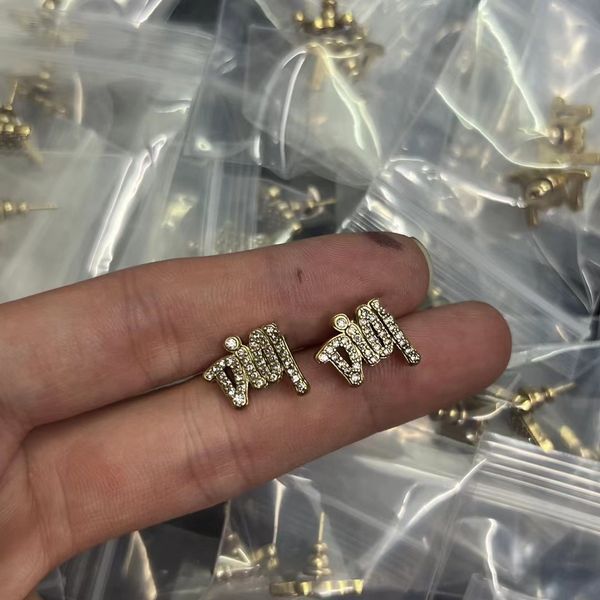 2022 new d home dijia 1.1 classic letters full diamond earrings women's fashion antique simple versatile earrings, Golden
2022 new d home dijia 1.1 classic letters full diamond earrings women's fashion antique simple versatile earrings, Golden