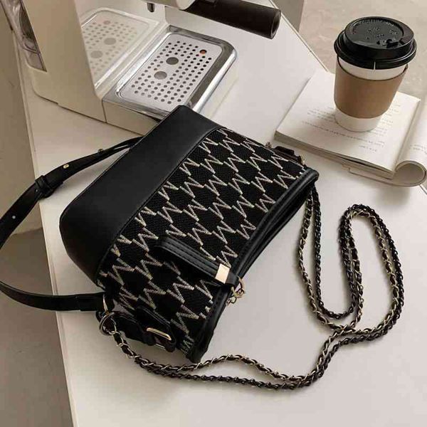 summer 2022 able chain texture women's portable new small square messenger bag fashion brands popular ladies shoulder handbags celebrit
summer 2022 able chain texture women's portable new small square messenger bag fashion brands popular ladies shoulder handbags celebrit