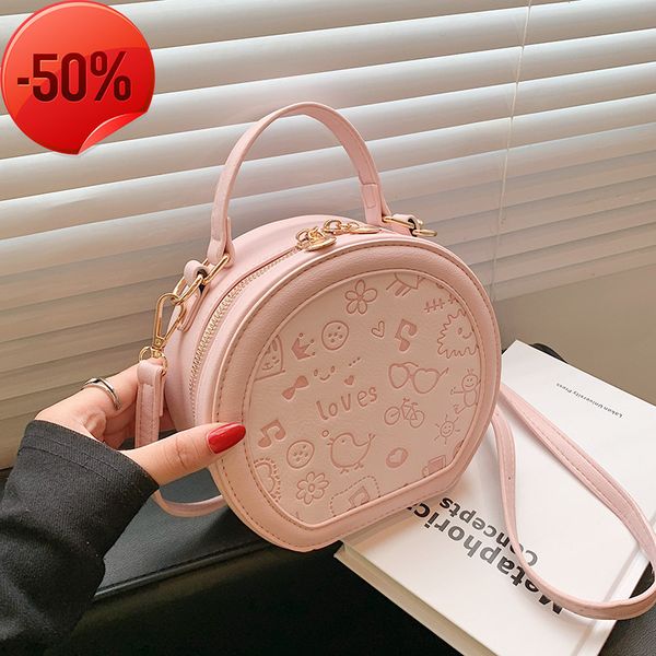 the factory directly this year's popular women's summer msenger 2022 new fashion hand carrying small round bag
the factory directly this year's popular women's summer msenger 2022 new fashion hand carrying small round bag