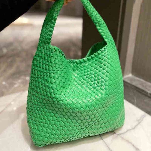 weave tote bucket bags fashion high-quality designer handbag travel shoulder messenger phone purses crossbody female wallet 220415
weave tote bucket bags fashion high-quality designer handbag travel shoulder messenger phone purses crossbody female wallet 220415