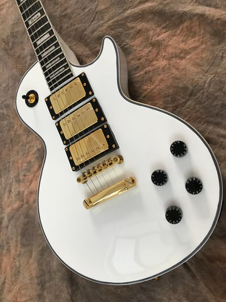 electric guitar body mahogany rosewood fingerboard gold hardware thre pickup
electric guitar body mahogany rosewood fingerboard gold hardware thre pickup
