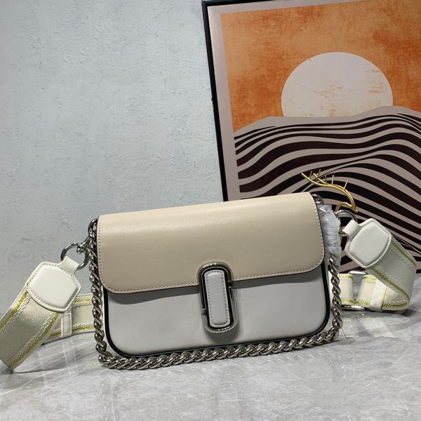 2022 luxury premium wrist bags splicing chain messenger bag ladies casual versatile buckle leather shoulder bag
2022 luxury premium wrist bags splicing chain messenger bag ladies casual versatile buckle leather shoulder bag