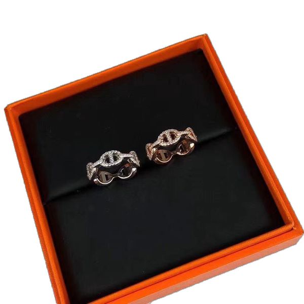 women ring luxurys designers rings with side stones letter diamond fashion weddings ring trends versatile valentine's day gift exquisit, Silver
women ring luxurys designers rings with side stones letter diamond fashion weddings ring trends versatile valentine's day gift exquisit, Silver