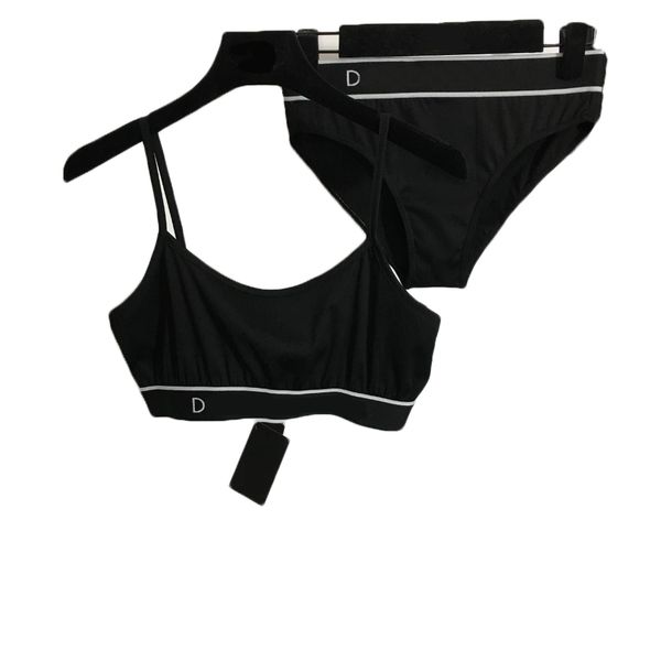 casual split bra set letter webbing waist underwear strap vest briefs bikini 2 piece set, Red;black
casual split bra set letter webbing waist underwear strap vest briefs bikini 2 piece set, Red;black