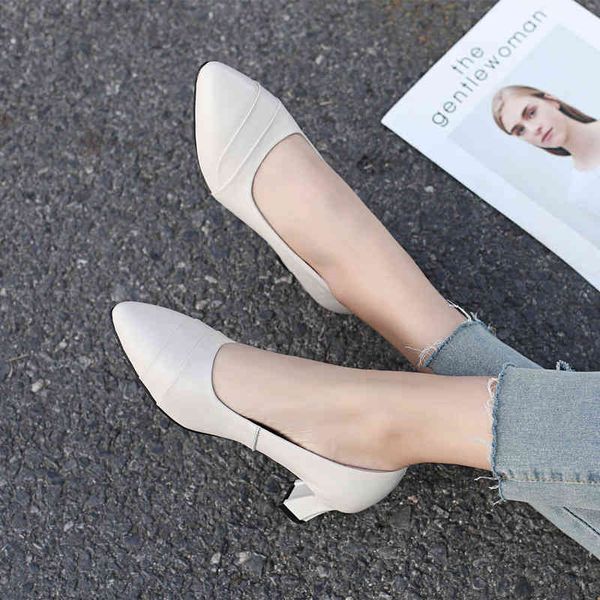 dress shoes leather middle heel work shoes single spring and autumn professional women's shallow mouth pointed soft soled foaq, Black 
dress shoes leather middle heel work shoes single spring and autumn professional women's shallow mouth pointed soft soled foaq, Black