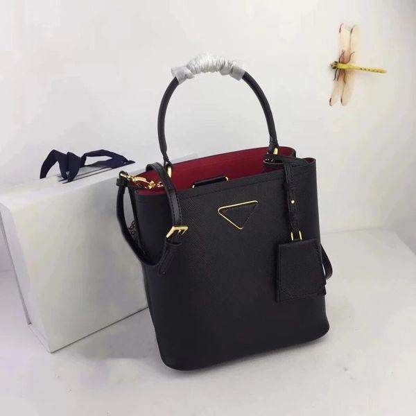 new arrival luxury design totes bag soft cow leather women handbag with handle shoulder bag ship
new arrival luxury design totes bag soft cow leather women handbag with handle shoulder bag ship