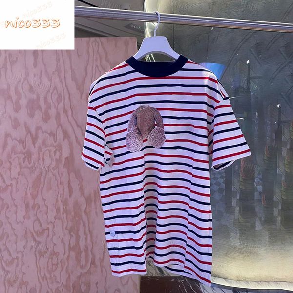 22ss tee striped broken bear round neck loose cotton casual back letters men and women with the same paragraph, White;black
22ss tee striped broken bear round neck loose cotton casual back letters men and women with the same paragraph, White;black