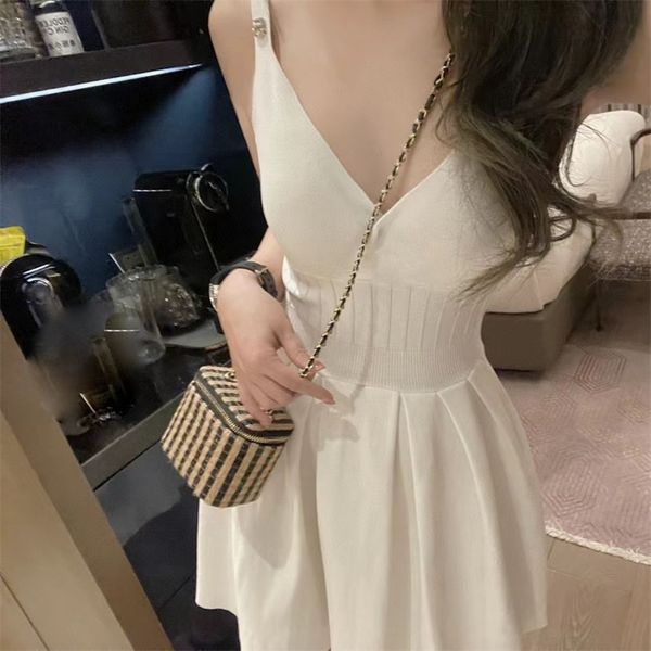 party dresses spring/summer 2022 new backless knit halter dress slimming waist sleeveless bottom dress for women, White;black
party dresses spring/summer 2022 new backless knit halter dress slimming waist sleeveless bottom dress for women, White;black
