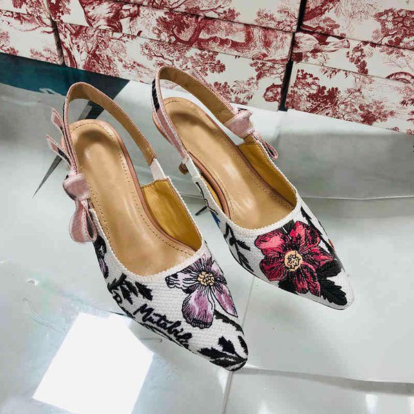 sandals designers shoes luxury women embroidery high heels nude letter bow knot pointed toe low heel lady back strap stylist shoe size35-42, Black
sandals designers shoes luxury women embroidery high heels nude letter bow knot pointed toe low heel lady back strap stylist shoe size35-42, Black