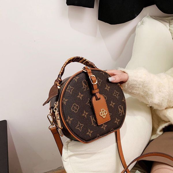 accessories fashion women men unique small round package designer bags crossbody handbags luxury wholesales, Silver
accessories fashion women men unique small round package designer bags crossbody handbags luxury wholesales, Silver