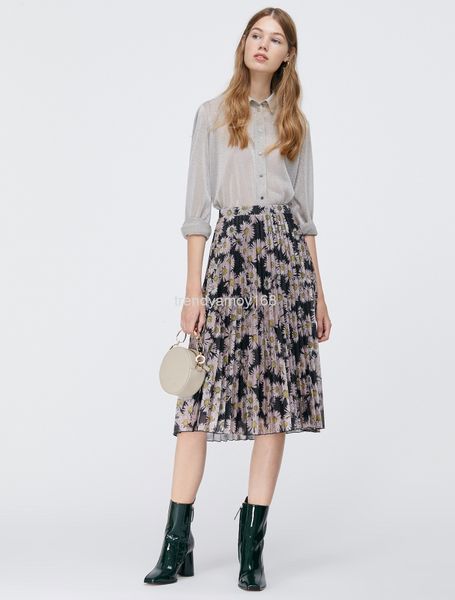 two piece dress pure original max pleated knitted jacquard half length dress women's home spring and summer clothing batch, White
two piece dress pure original max pleated knitted jacquard half length dress women's home spring and summer clothing batch, White