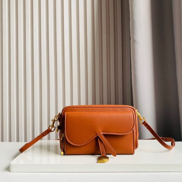 2022 luxurys designers women gold chain crossbody bag leather handbag bags tote flip cover shoulder bag wallet cross plain purse
2022 luxurys designers women gold chain crossbody bag leather handbag bags tote flip cover shoulder bag wallet cross plain purse