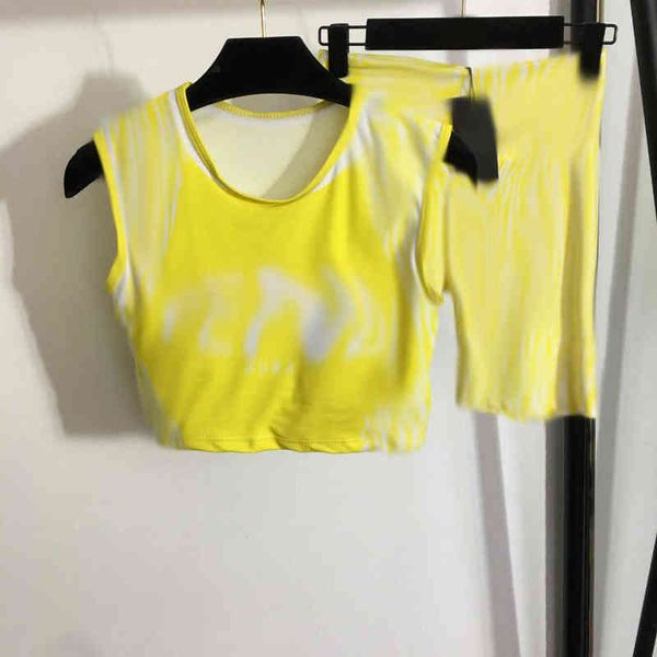 2022 early designer new swimsuit set yoga set letter printed vest - high waist bottomed shorts, White
2022 early designer new swimsuit set yoga set letter printed vest - high waist bottomed shorts, White