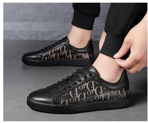 2022 men shoe leather lace up sneakers white black mens luxury casual shoessize:39-44
2022 men shoe leather lace up sneakers white black mens luxury casual shoessize:39-44