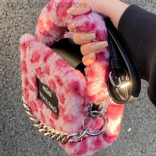 chains mini plush handbags leopard faux fur women crossbody bag designer soft fluffy shoulder bags for women 2022 small box tote w220813
chains mini plush handbags leopard faux fur women crossbody bag designer soft fluffy shoulder bags for women 2022 small box tote w220813