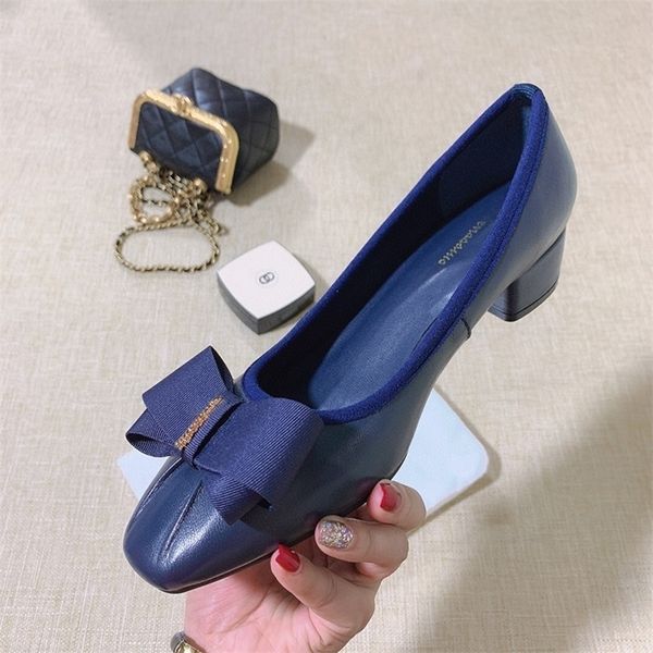 genuine leather high heels women shoes large size bow squaretoe slip-on pumps elegant office ladies footwear wedding party shoes 220316, Black
genuine leather high heels women shoes large size bow squaretoe slip-on pumps elegant office ladies footwear wedding party shoes 220316, Black