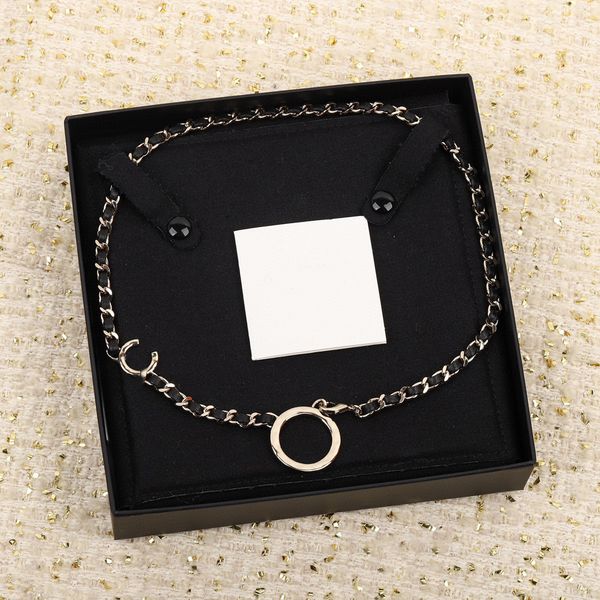 2022 charm pendant necklace with black genuine leathe and round metal design in 18k gold plated for women wedding jewelry gift have box stam, Golden
2022 charm pendant necklace with black genuine leathe and round metal design in 18k gold plated for women wedding jewelry gift have box stam, Golden