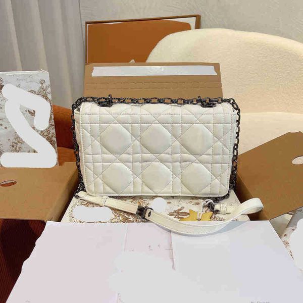 women chain casual handbag shoulder leather designer envelope crossbody female purses messenger bag 220304
women chain casual handbag shoulder leather designer envelope crossbody female purses messenger bag 220304