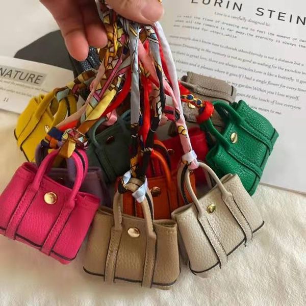 mini tote bag handbag for girls kids purse designer key rings bags hanger keychain luxury case handbags hook lady shoulder bags airpods case
mini tote bag handbag for girls kids purse designer key rings bags hanger keychain luxury case handbags hook lady shoulder bags airpods case