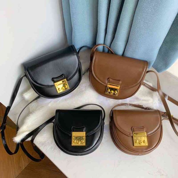 2021 new autumn and winter versatile fashion women's bag semi-circular saddle small single shoulder messenger bag trend
2021 new autumn and winter versatile fashion women's bag semi-circular saddle small single shoulder messenger bag trend
