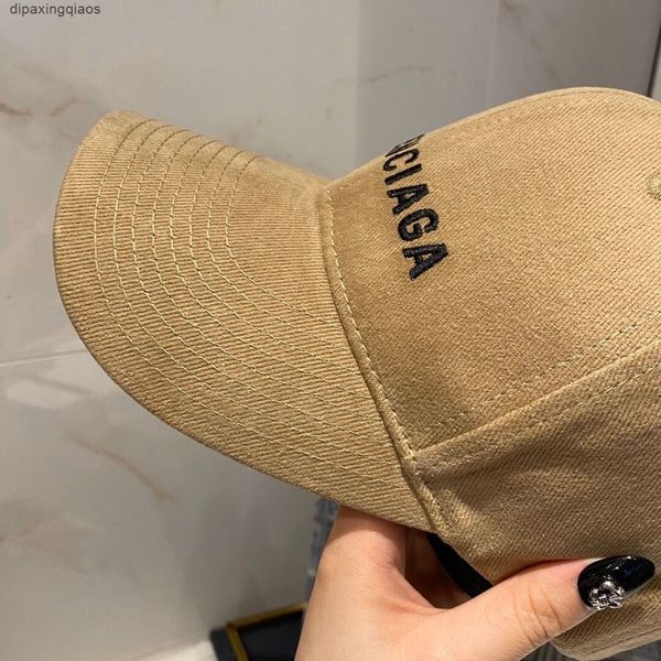 designer ball caps balencaigass letter korean version of baseball classic versatile star couple same style duck tongue purchasing fashion su, Blue;gray
designer ball caps balencaigass letter korean version of baseball classic versatile star couple same style duck tongue purchasing fashion su, Blue;gray
