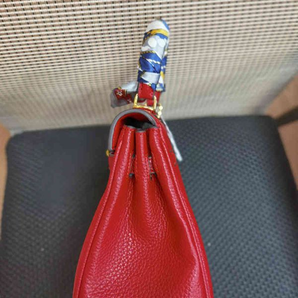 women classic heme crossbody kieyswedding bag 2022 red large capacity portable women's fashion bag wedding bride's wedding
women classic heme crossbody kieyswedding bag 2022 red large capacity portable women's fashion bag wedding bride's wedding