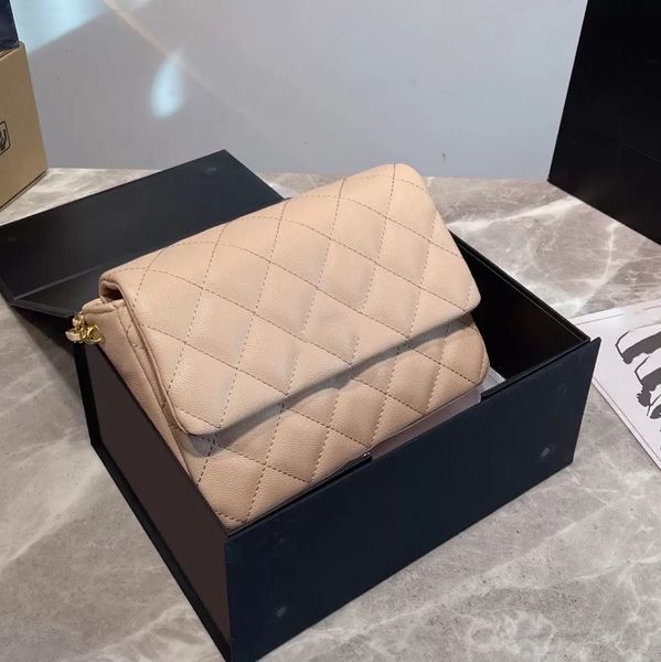 22ss luxury ladies flap bag caviar solid color leather classic quilted plaid hardware chain button vacation camera bag designer crossbody ha
22ss luxury ladies flap bag caviar solid color leather classic quilted plaid hardware chain button vacation camera bag designer crossbody ha