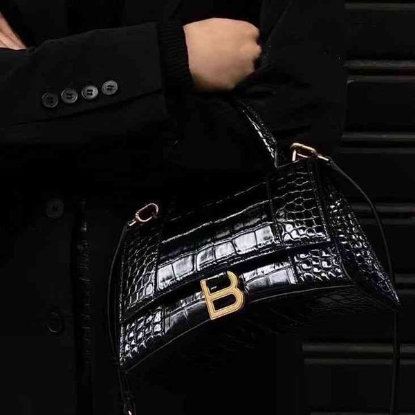 designer brand b home handbags balencigas luxuries 2022 high-grade texture bag fashion versatile one shoulder messenger portable hourglass c
designer brand b home handbags balencigas luxuries 2022 high-grade texture bag fashion versatile one shoulder messenger portable hourglass c