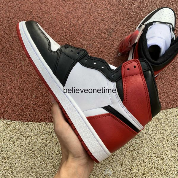 jumpman 1 high og 2016 black toe 555088-125 nrg unc university blue toe bred men basketball shoes sneakers with box size 5.5-12
jumpman 1 high og 2016 black toe 555088-125 nrg unc university blue toe bred men basketball shoes sneakers with box size 5.5-12