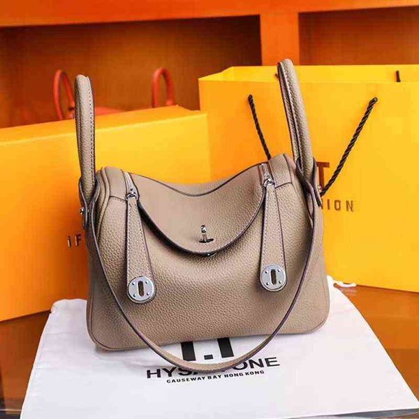 original designer kellies 2023 new leather lychee pattern lindysi bag women s versatile one shoulder messenger fashion portable doctor 7vlf
original designer kellies 2023 new leather lychee pattern lindysi bag women s versatile one shoulder messenger fashion portable doctor 7vlf