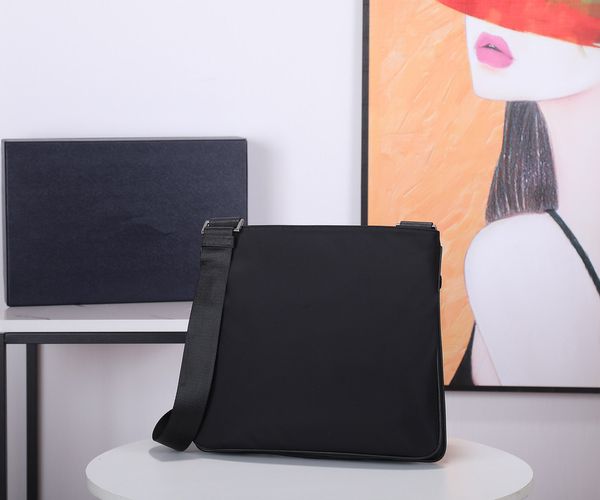 triangle logo 2022 new mens messenger bag 2vh563 saffiano re-edtion, Blue;pink
triangle logo 2022 new mens messenger bag 2vh563 saffiano re-edtion, Blue;pink