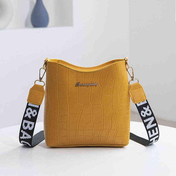 bag female newfashion crocodile pattern pu leather msenger bags shoulder hand bags for women ladi handbags
bag female newfashion crocodile pattern pu leather msenger bags shoulder hand bags for women ladi handbags