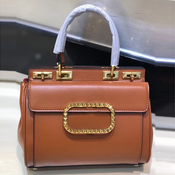 catwalk style retro messenger bag solid color hardware buckle leather large capacity handbag ladies new fashion multifunctional shoulder bag
catwalk style retro messenger bag solid color hardware buckle leather large capacity handbag ladies new fashion multifunctional shoulder bag